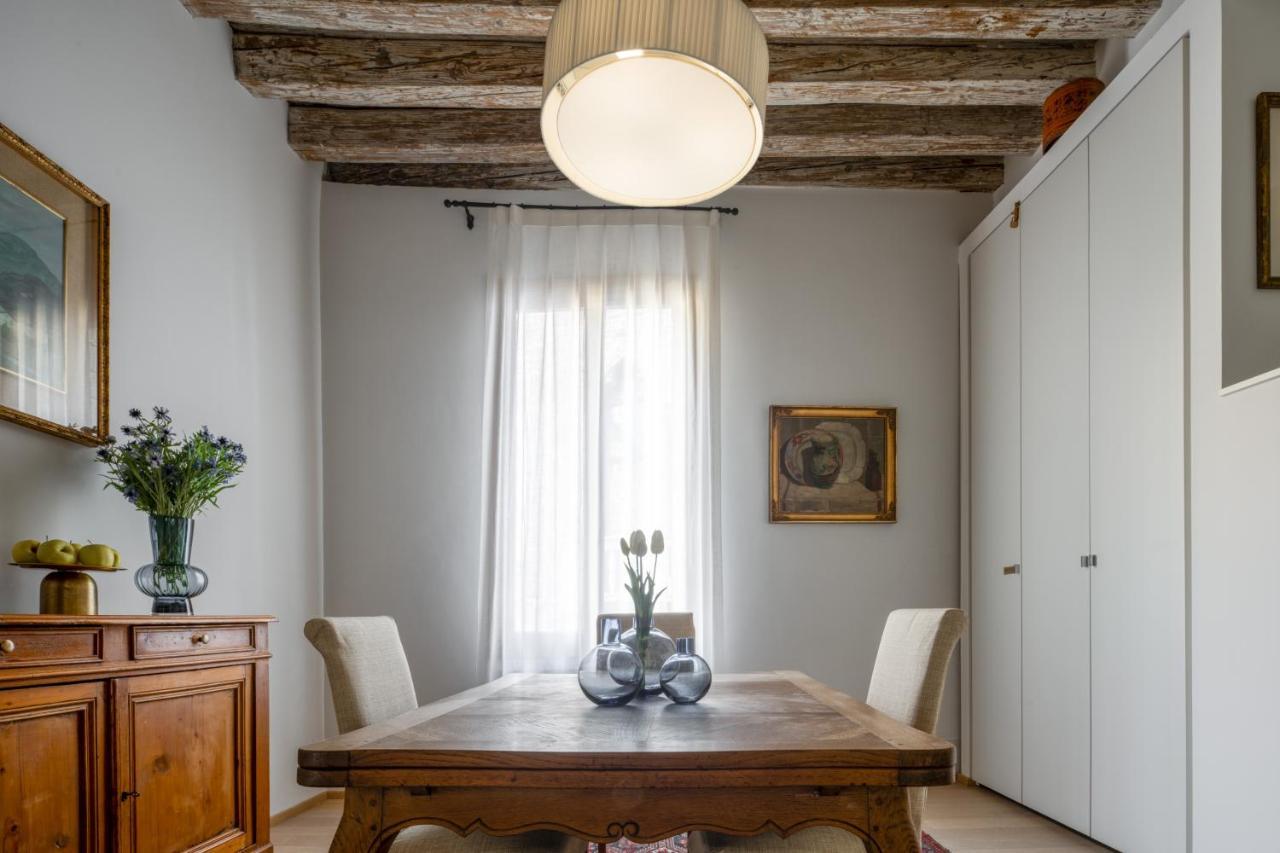 Miracoli Apartment With View On The Canal R&R Venice Exterior photo