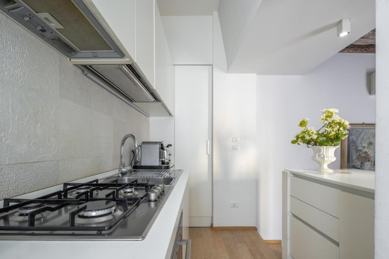 Miracoli Apartment With View On The Canal R&R Venice Exterior photo