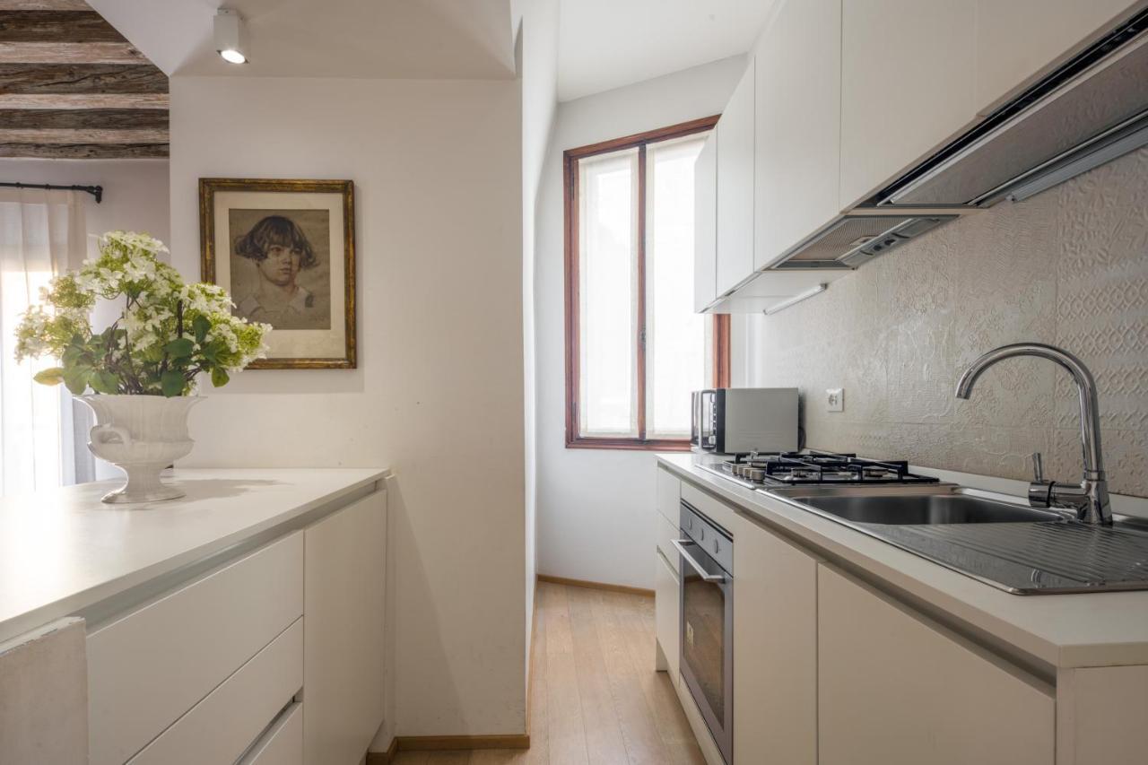 Miracoli Apartment With View On The Canal R&R Venice Exterior photo