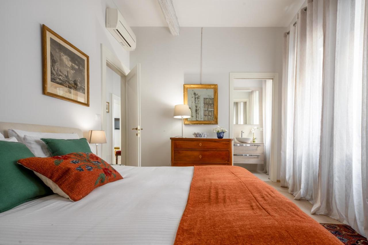 Miracoli Apartment With View On The Canal R&R Venice Exterior photo